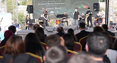 Gençler türküleri Kanlıdivane Ören Yeri’nde seslendirdi