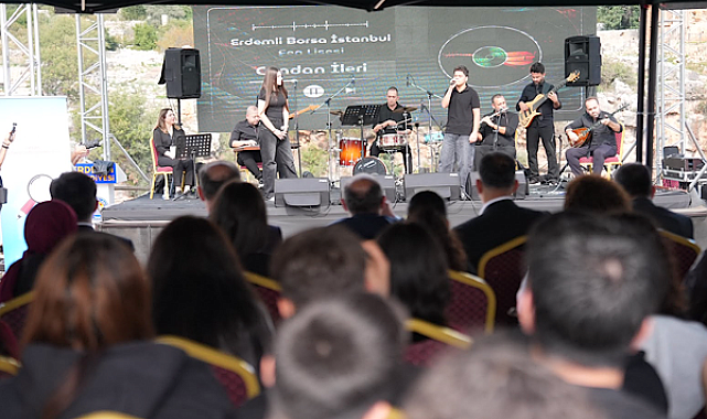 Gençler türküleri Kanlıdivane Ören Yeri’nde seslendirdi