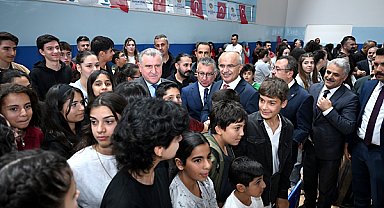 Gençlik ve Spor Bakanı Bak, Melekbaba Spor Kompleksi'nde incelemeler yaptı