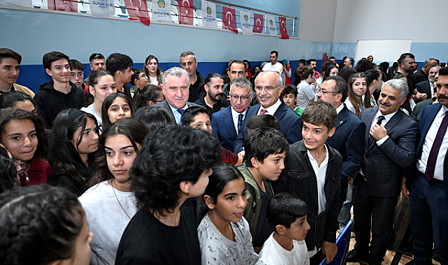 Gençlik ve Spor Bakanı Bak, Melekbaba Spor Kompleksi'nde incelemeler yaptı
