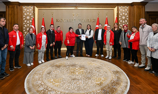 Gölcük Down Sendromlular Derneğinden Vali Aktaş'a ziyaret