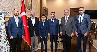 Hafızlık Türkiye birincisi Abdullah Türkben, Vali İlhami Aktaş’ı ziyaret etti