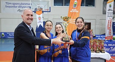 İnegöl'de Sokak Basketbolu Turnuvası tamamlandı