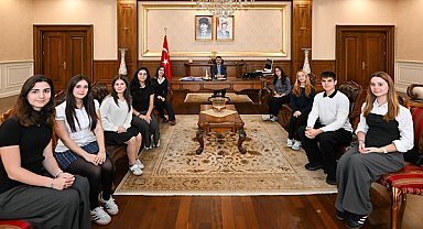 İnsanlığa Pozitif Etki Rehberlik ve Aksiyonu Gençlik Derneğinden Vali Aktaş’a ziyaret