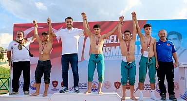 İsmet Atlı Karakucak Güreşleri’nde başpehlivan Efe Anıl oldu