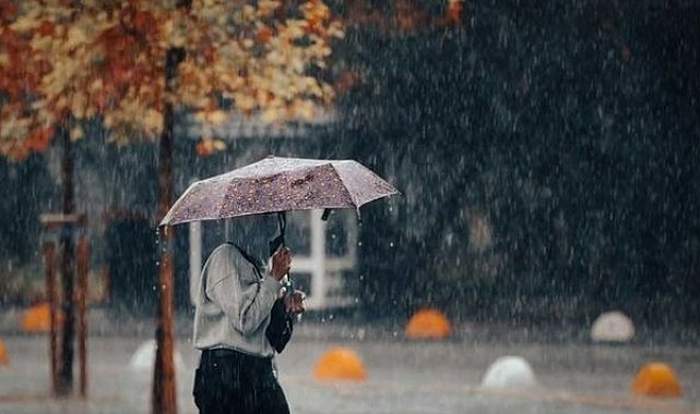 İstanbul'da sıcaklıklar düşecek, kuvvetli sağanak etkili olacak