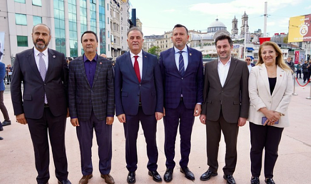 İstanbul’un Kurtuluşu’nun 103. yılı Taksim’de kutlandı