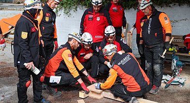 İzmir'de bölgesel afet tatbikatı gerçekleştirildi