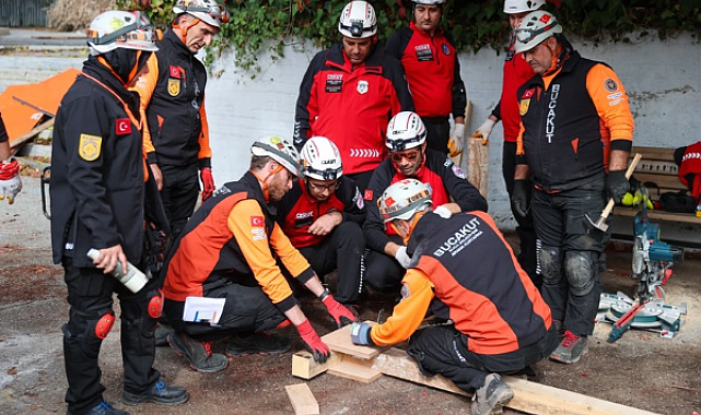 İzmir'de bölgesel afet tatbikatı gerçekleştirildi