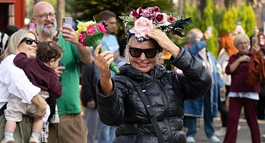 İzmir’de çiçek ve bal festivali başladı