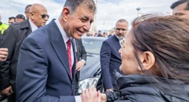 İzmir’de Cumhuriyet Bayramı coşkusu meydanlara sığmadı