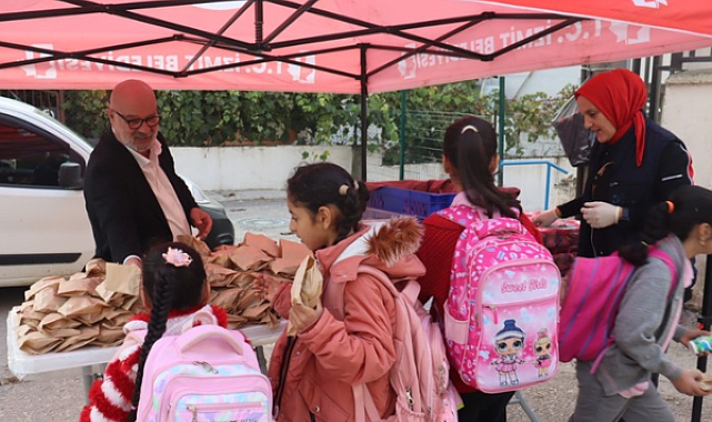 İzmit Belediyesinin öğrencilere beslenme desteği sürüyor
