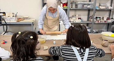 İzmit’te 19 kız çocuğu kadın girişimcilerle buluştu
