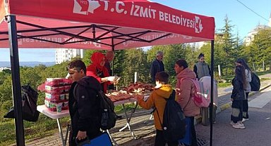 İzmit’te Beslenme Saati Projesi sürüyor
