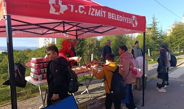 İzmit’te Beslenme Saati Projesi sürüyor