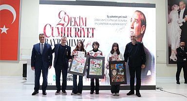 İzmit’te Cumhuriyet temalı resim yarışmasının kazananları ödüllerini aldı