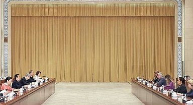Kadın diplomatlardan Xinjiang’a ziyaret