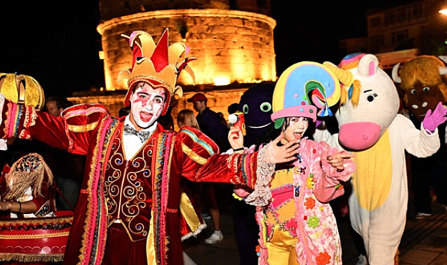 Kaleiçi Old Town Festivali korteji düzenlendi
