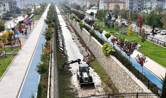 Kanal İnegöl'de temizlik çalışması başlatıldı
