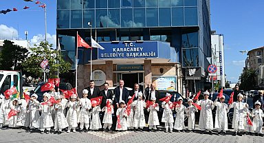 Karacabey’de düğün salonu açılışında 27 çocuk için sünnet şöleni düzenlendi