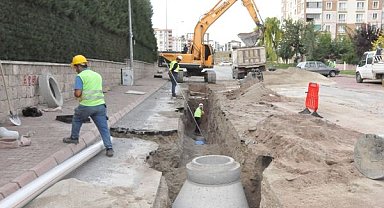 Kayseri Büyükşehir, Erkilet’te yağmur suyu hattı çalışmalarını sürdürüyor