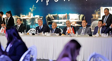 Kayseri’de ANAMOB 2026 kapsamında başarılı mobilya firmalarına ödül verildi