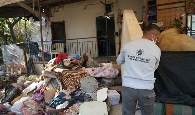 Kepez Belediyesinden 76 yaşındaki Ayşe Teyze’ye destek