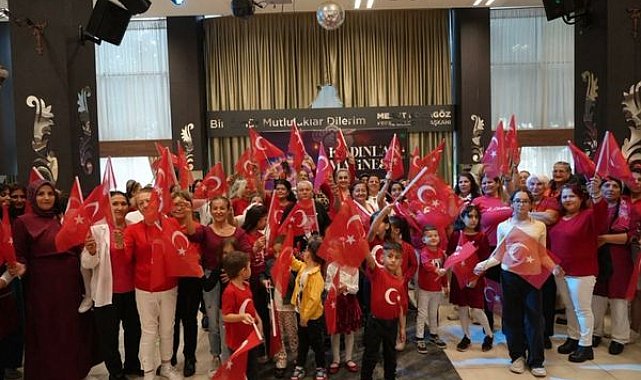 Kepez’de Kadınlar Matinesi’nde Cumhuriyet Bayramı coşkusu