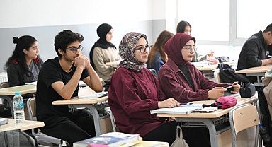 Kernek Külliyesi’nde 200 öğrenci üniversite sınavına hazırlanıyor