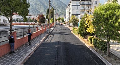 Kırkağaç'ta 4 bin ton sıcak asfalt seriliyor