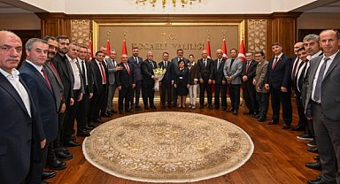 Kocaeli’de muhtarlardan Vali Aktaş’a Muhtarlar Günü ziyareti