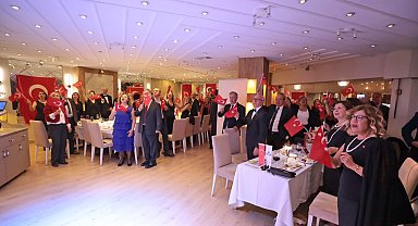 Konak’ta Cumhuriyet coşkusu çocuklar için desteğe dönüştü