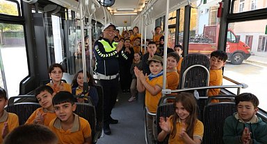 Konya’da Nezaket Otobüsü ile 2 bin 220 öğrenciye trafik eğitimi verildi