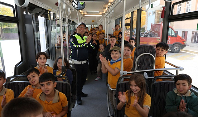 Konya’da Nezaket Otobüsü ile 2 bin 220 öğrenciye trafik eğitimi verildi