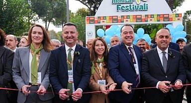 Leziz Akhisar Festivali kortej yürüyüşüyle başladı