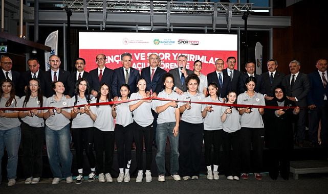 Malatya’da kütüphane ve iki spor kompleksi açıldı