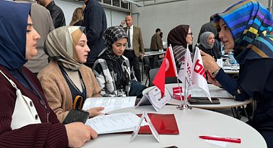 Malatya’da yaklaşık 100 genç, 10’dan fazla firmayla buluştu