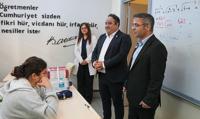 Maltepe Belediyesi öğrenciler için 381 sınav hazırlık kitabı dağıttı