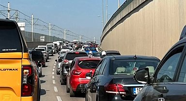 Mudanya yolunda trafik yoğunluğu