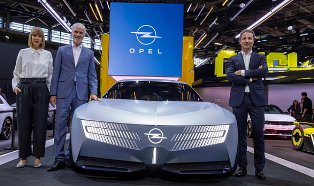 Opel’den Paris Otomobil Fuarı’nda çifte dünya prömiyeri