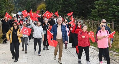 Osmangazi Belediyesi’nden Uludağ’da Cumhuriyet yürüyüşü