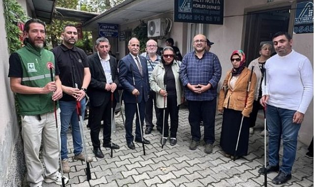 Osmaniye'de görme engellilere baston desteği
