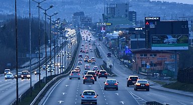 Otomotiv pazarı eylülde yıllık yüzde 24,3 daraldı