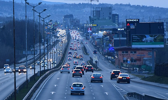 Otomotiv pazarı eylülde yıllık yüzde 24,3 daraldı