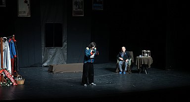Özbekistanlı tiyatro topluluğu Maltepe'de sahne aldı