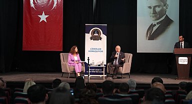 Özdağ, Denizli'de üniversite öğrencileriyle buluştu