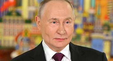 Putin: Rus dili eşsiz ve paha biçilmez bir hazinedir