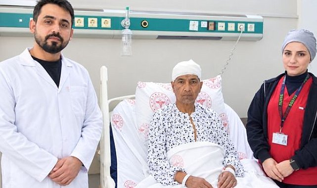 Şanlıurfa’da 10 santimetrelik beyin kitlesi yapay zarla yapılan ameliyatla çıkarıldı