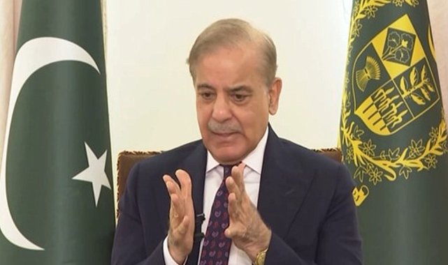Şerif: Pakistan'ın Sri Lanka karşısındaki zaferi tarihi nitelikte