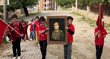 Siirt’te 450 öğrenci jandarmayla Cumhuriyet Bayramı’nı kutladı